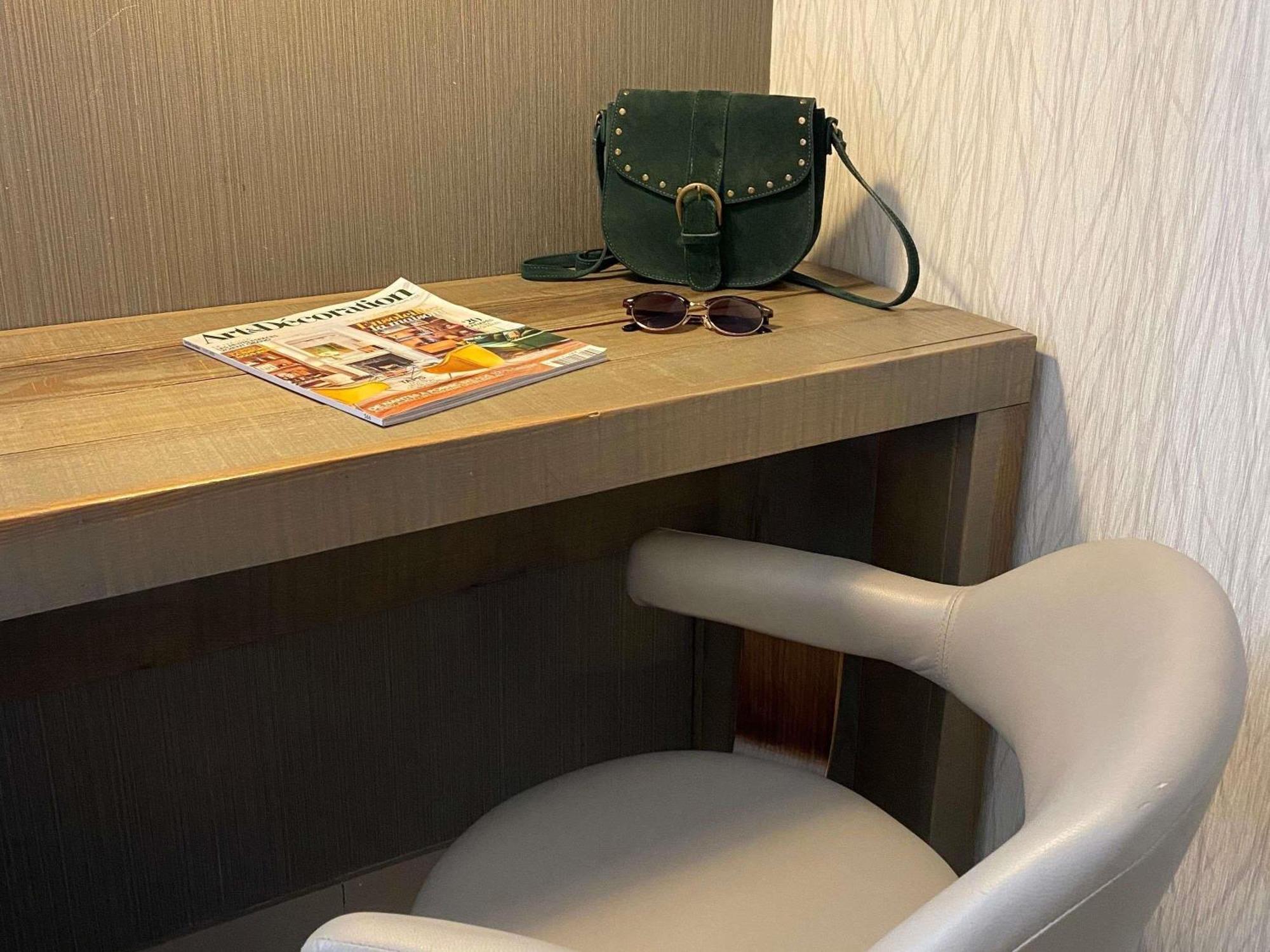 Hotel ibis Styles Vierzon Exterior foto